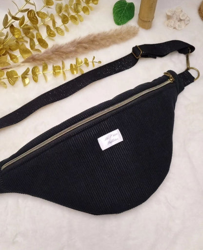 Banane en velours noir