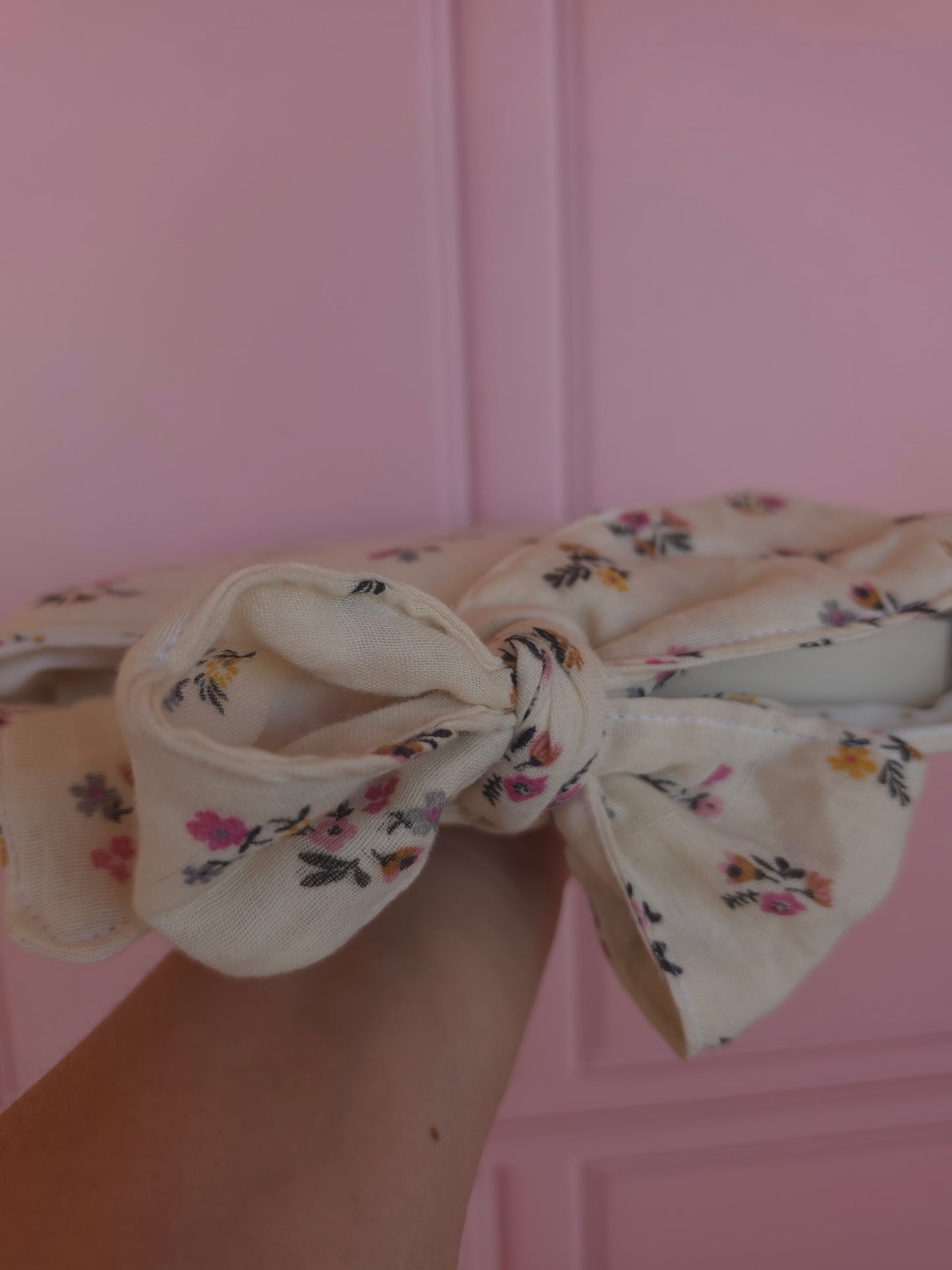 Pochette à livre avec nœud - Cadeau Maîtresse - Nounou - ATSEM